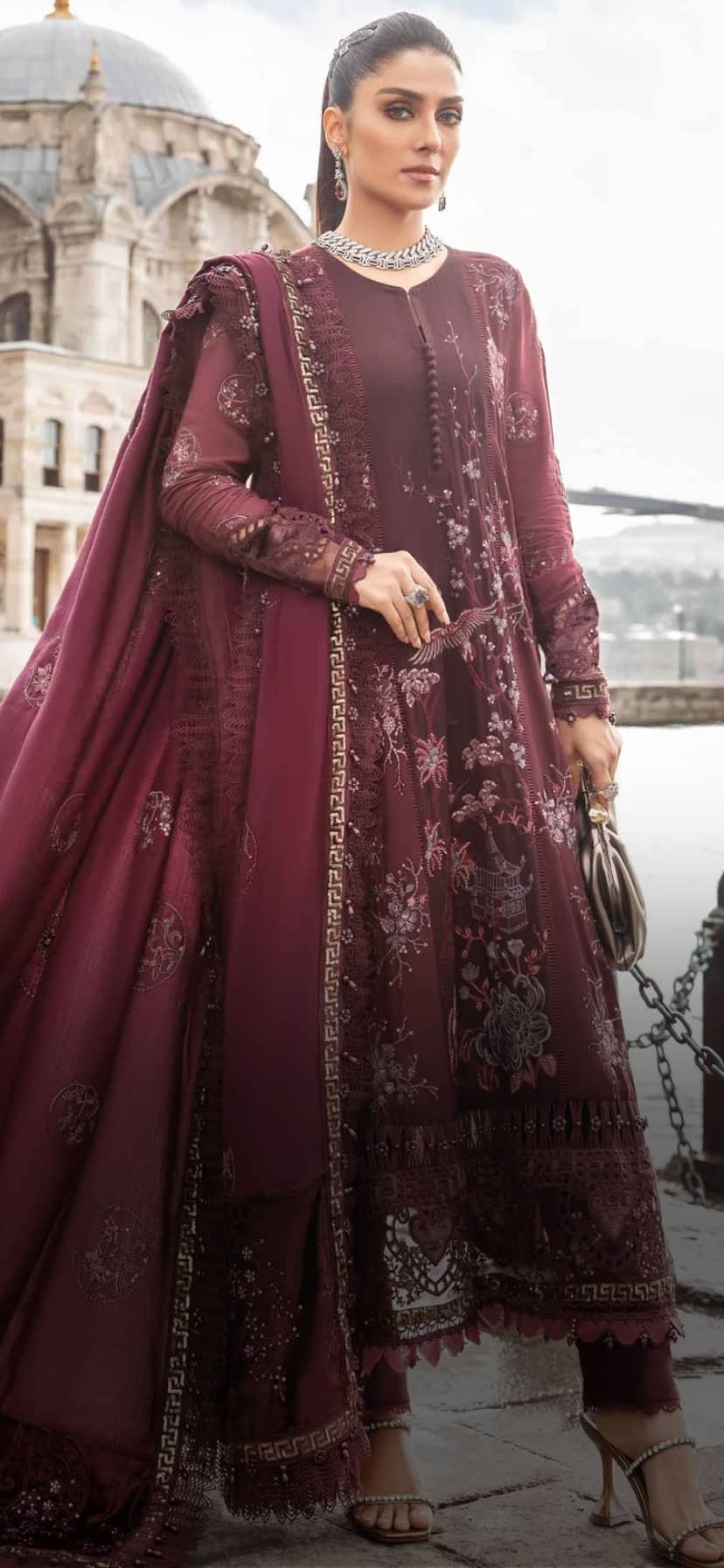 ayeza khan purple dress Ayeza khan Heer luxe Eid edit collection -